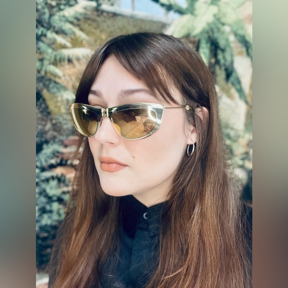 COPY - Nwt Givenchy Tri-Fold Unisex Foldable Sunglasses in Mirror Gold - Picture 4 of 12